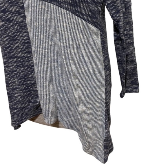 Style & Co Blue Geometric V Neck Sweater Asymmetrical Hem Size Small - Picture 4 of 5